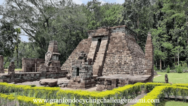 Candi Sukuh Simbol Spiritual dan Budaya di Kaki Gunung Lawu